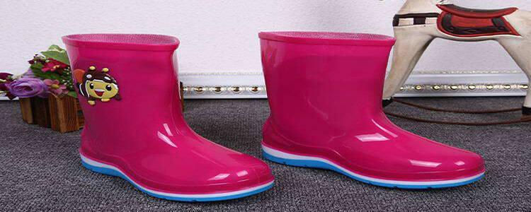 安全环保防滑的儿童雨鞋